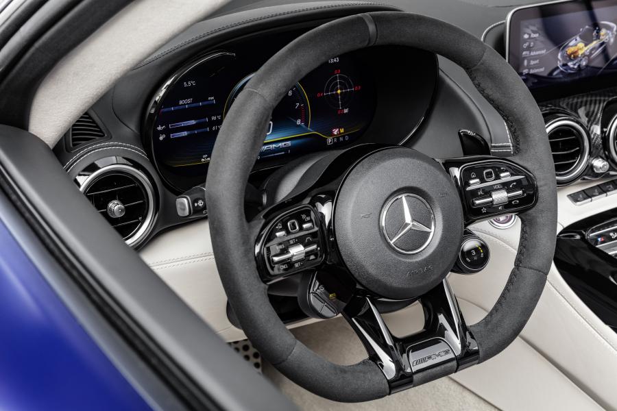 Панель приборов Mercedes-AMG GT R Roadster (R190) 2019 года  (WW) (фото 21 из 42)